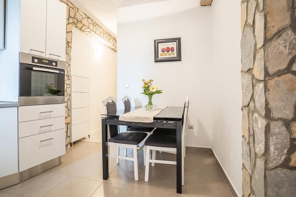 Apartments Sara ฮวาร์ ห้อง รูปภาพ