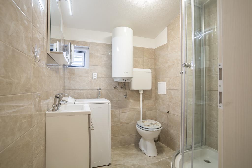 Apartments Sara ฮวาร์ ภายนอก รูปภาพ