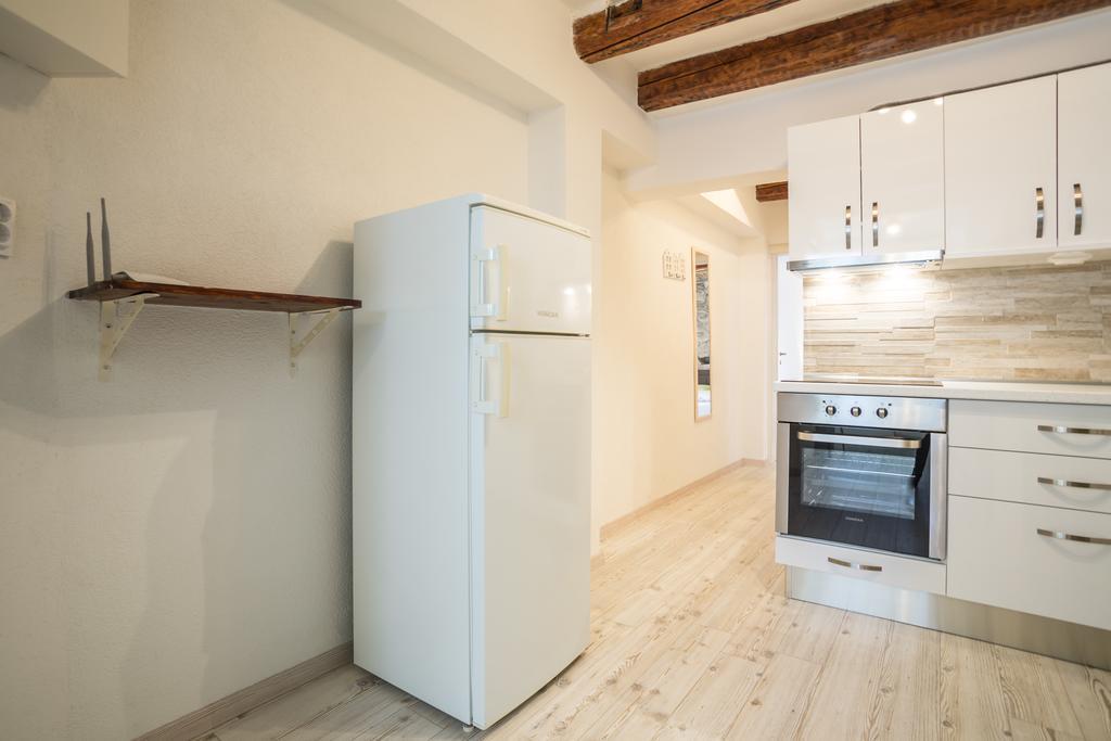 Apartments Sara ฮวาร์ ภายนอก รูปภาพ