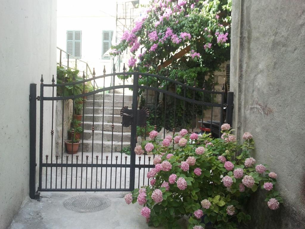 Apartments Sara ฮวาร์ ห้อง รูปภาพ
