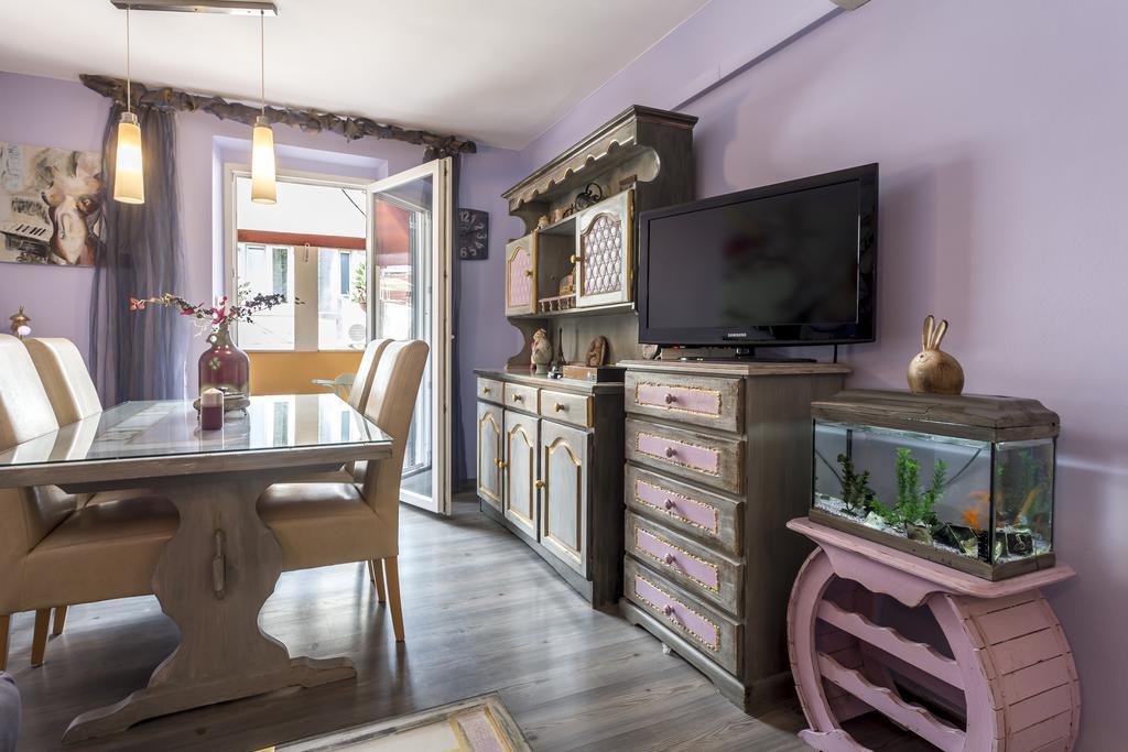 Apartments Sara ฮวาร์ ภายนอก รูปภาพ